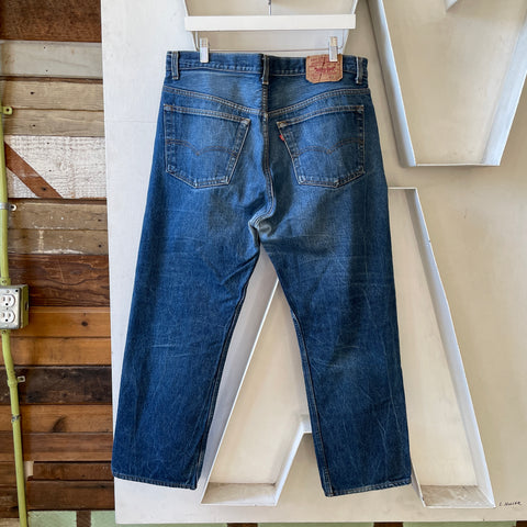 90’s Levi’s 501 - 36” x 27”