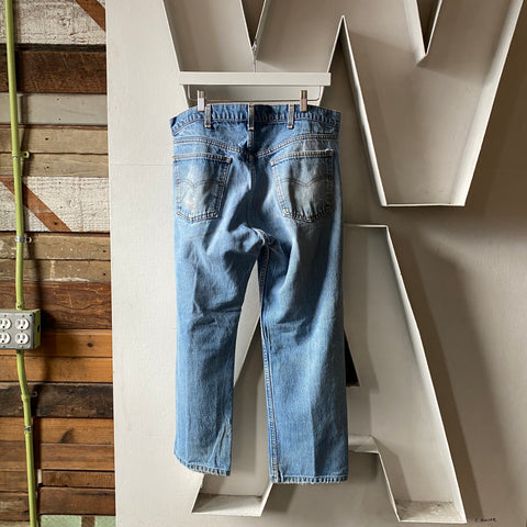 80’s Levi’s 501 - 35” x 25”