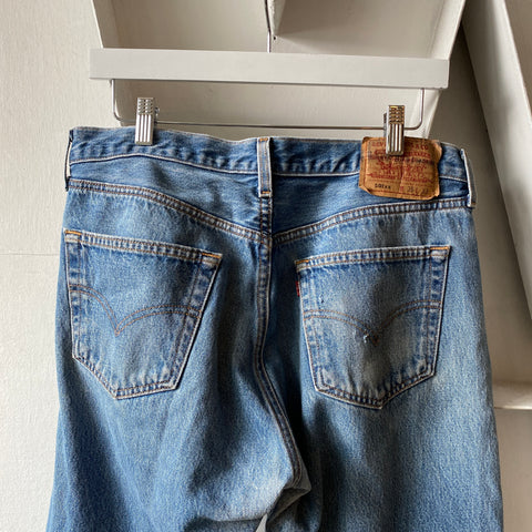 90's Levi’s 501 - 33” x 30”