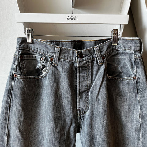 90’s Levi’s 501 - 32” x 31”