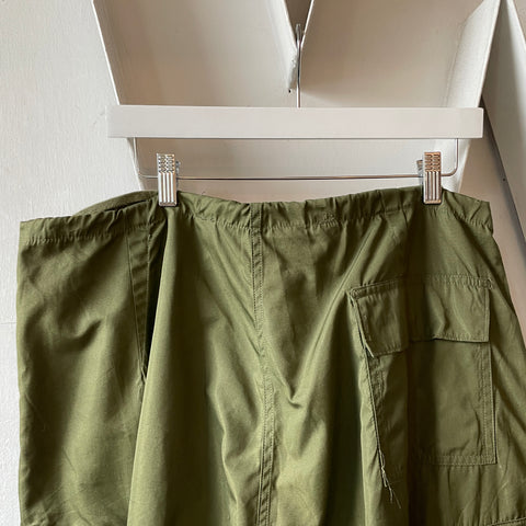 50’s Shell Cargo Pants - Large
