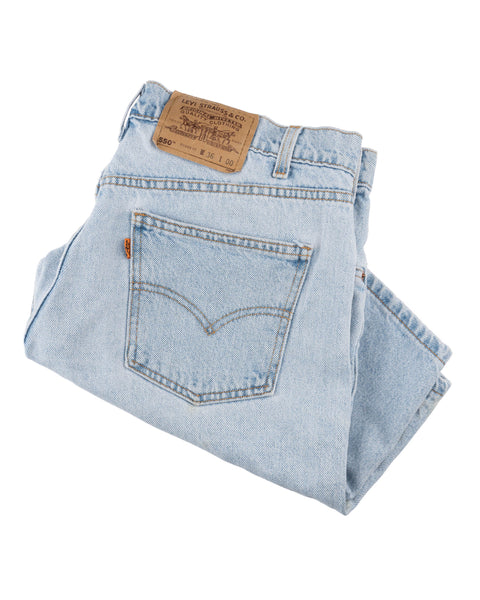 90's Levi's 550 Denim Shorts - 35" x 8"