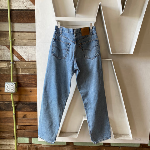 90’s Levi’s 550 - 30” x 30”