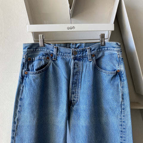 90's Levi's 501 - 32” x 35”