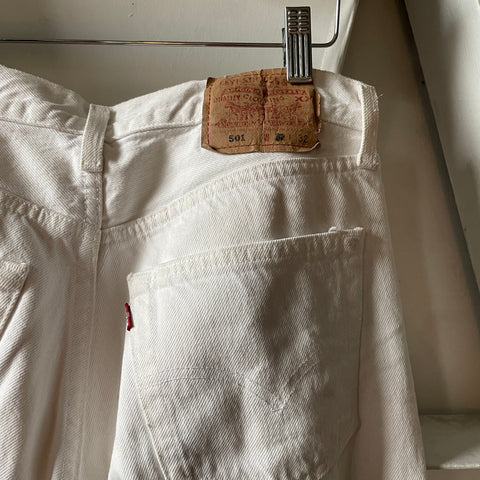 90’s White Levi’s 501 - 30” x 30”