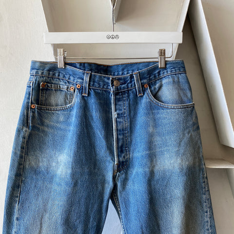 90's Levi's 501 - 33” x 30”