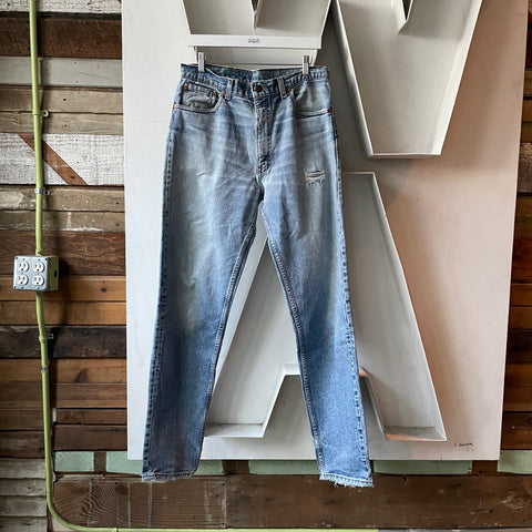 90’s Levi’s 550 - 34” x 33”