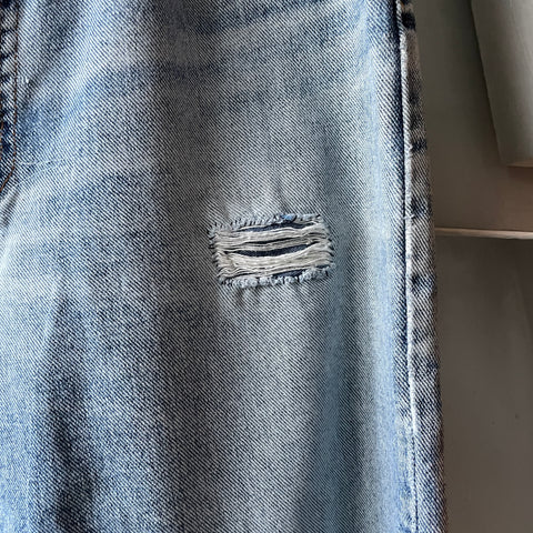 90’s Levi’s 550 - 34” x 33”