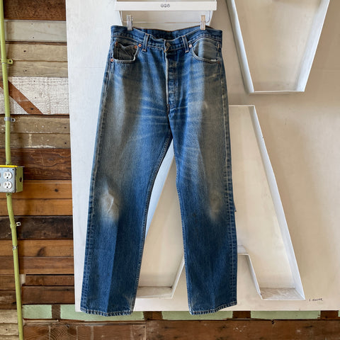 90’s Levi’s 501 - 33” x 30”