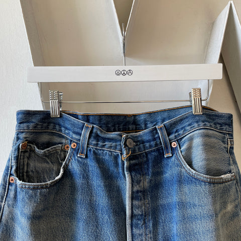 90’s Levi’s 501 - 33” x 30”