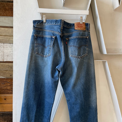 90’s Levi’s 501 - 33” x 30”