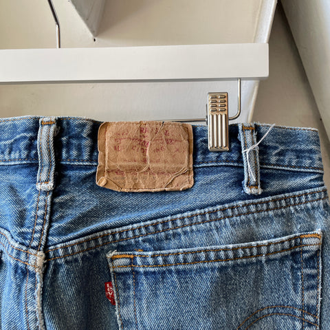80’s Levi’s 501 - 32” x 30”