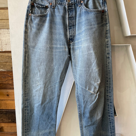 90’s Levi’s 501 - 30” x 33”