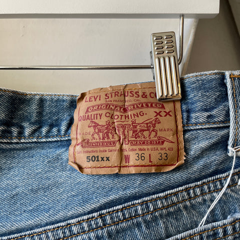 90’s Levi’s 501 - 32” x 29”