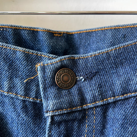 80’s Levi’s Student Cut - 26” x 28.5”