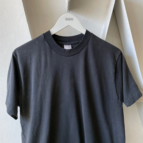 80’s Fruit of the Loom Blank Tee - Medium