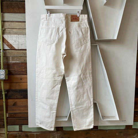 90’s Levi’s 550 - 35” x 32”