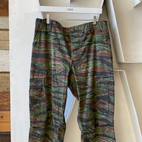 90’s Cabelas Tiger Camo Pants - 33" x 32"
