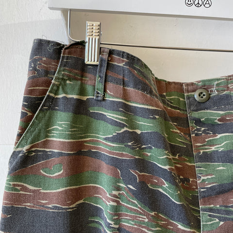90’s Cabelas Tiger Camo Pants - 33" x 32"