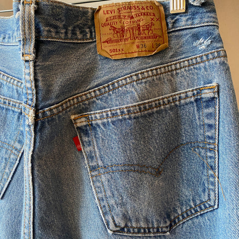 80's Levi’s 501 - 33” x 33”
