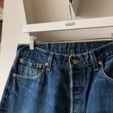 80's Levi’s 501 - 33” x 27”