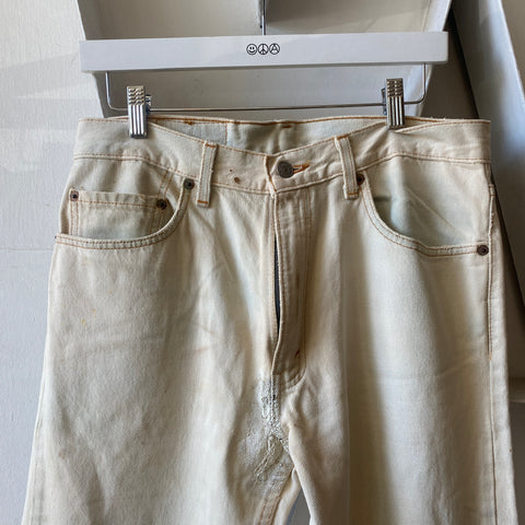 90's Levi’s 505 - 32” x 30”