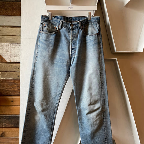 90’s Levi’s 501 - 33” x 35”