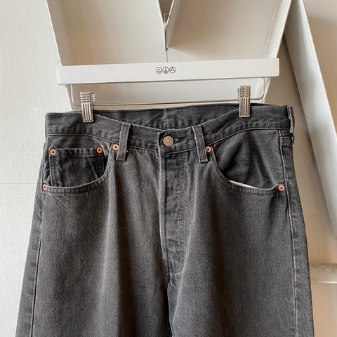 90’s Levi’s 501 - 31” x 34”