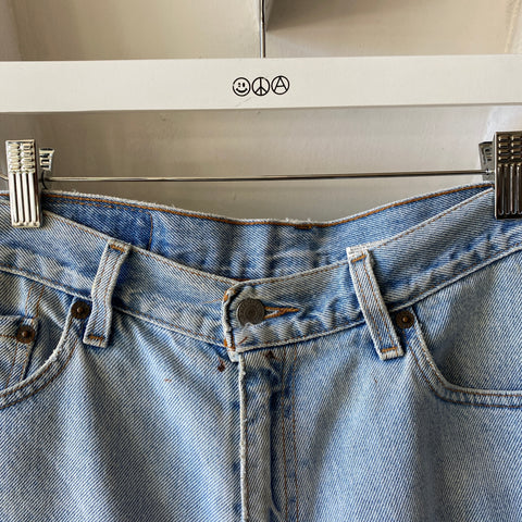 90's Levis 550 Shorts - 31” x 7”
