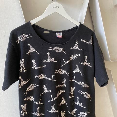 90's Fashion Victim Tee - Large