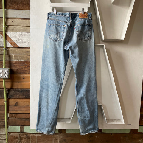 90’s Levi’s 501 - 32” x 33”