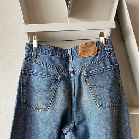 90’s Levi’s Orange Tab Loose Fit - 28” x 29”