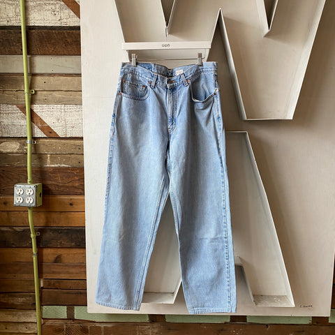 90’s Levi’s 550 - 34” x 30”