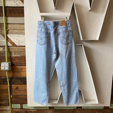 90’s Levi’s 550 - 34” x 30”