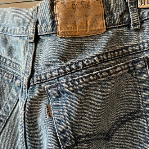 90’s Levi’s 900 Series - 26” x 26”