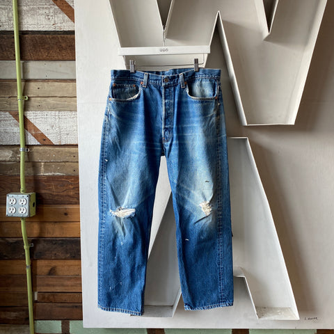 80’s Levi’s 501 - 35” x 27”