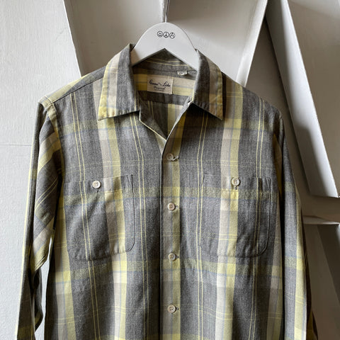1960s Game and Lake Plaid Loop Collar