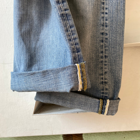 90's Lee 101B Japan - 37” x 32”