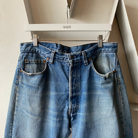 80’s Levi’s 501 - 34” x 27”