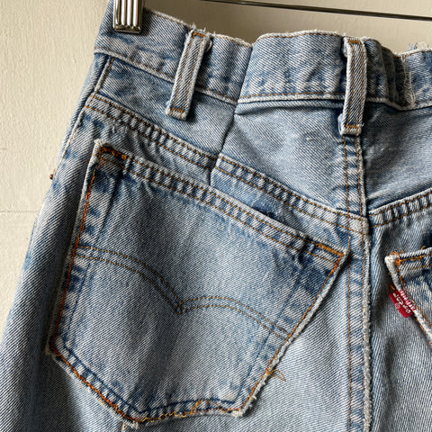 90’s Thrashed Levi’s 501 - 27” x 26”