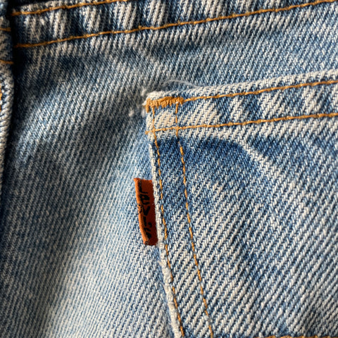 90’s Levi’s 550 - 32” x 32”