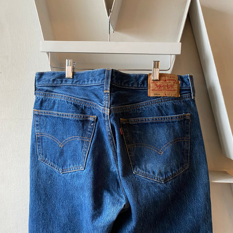 90's Levi’s 501 - 34” x 31”