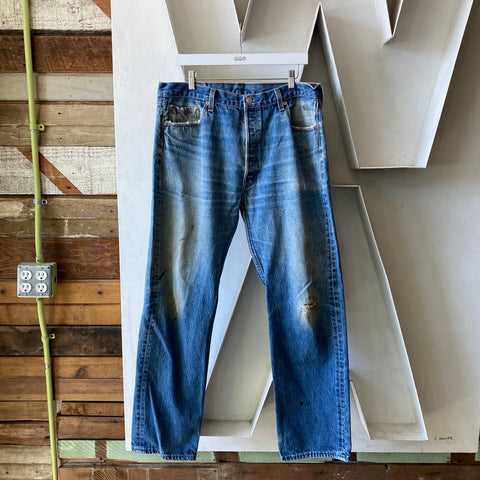 90’s Levi’s 501 - 36” x 31”