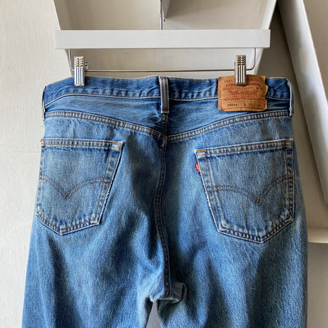 90’s Levi’s 501 - 36” x 31”
