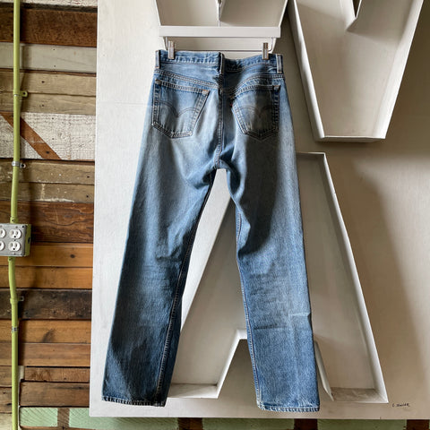 90’s Levi’s 501 - 32” x 30”
