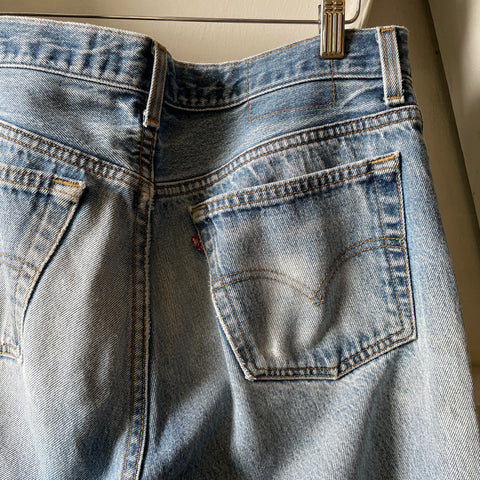 90’s Levi’s 501 - 32” x 30”