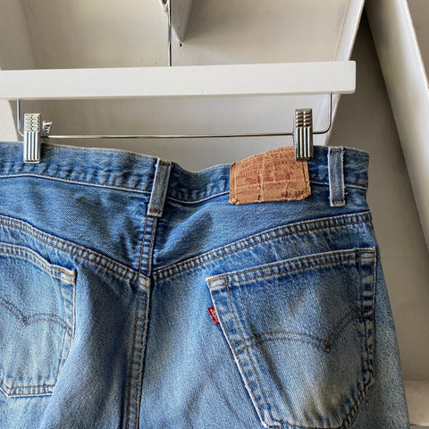 80’s Levi’s 501 - 33” x 33”