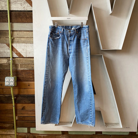 90’s Levi’s 501 - 32” x 27.5”