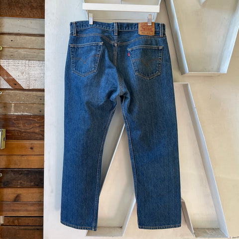 90’s Levi’s 501 - 35” x 27”