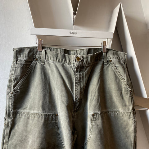 90’s Carhartt Pants - 40” x 31”